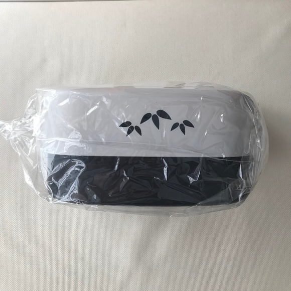 Happy Panda Snow Day 2-Tiered Bento Box - Picture 4 of 10